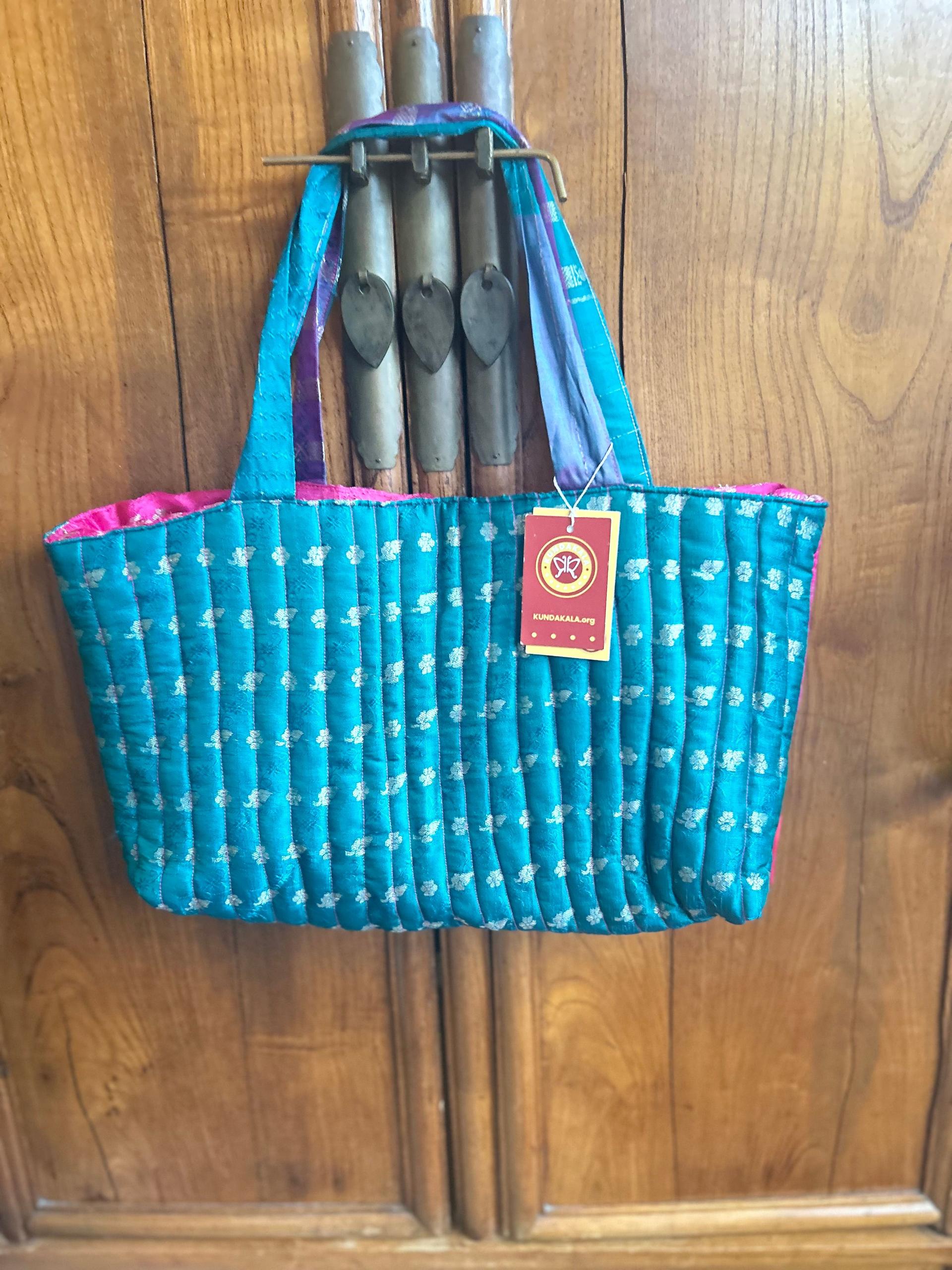 Reversible saree shopping bag